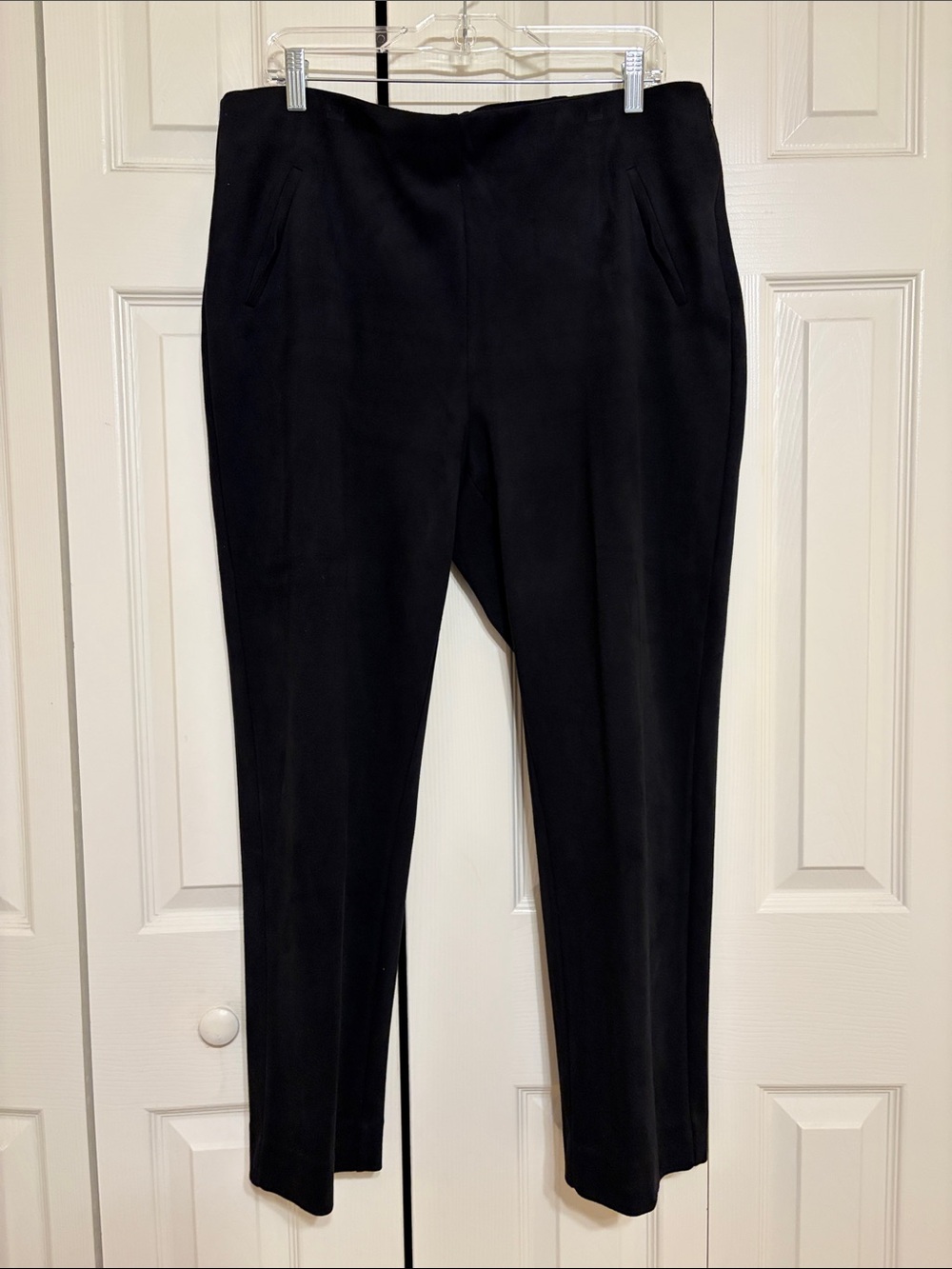 Chico’s Black Faux Suede Women's Tailored Ankle Pants-Sz 14/2.5 Excellent Cond